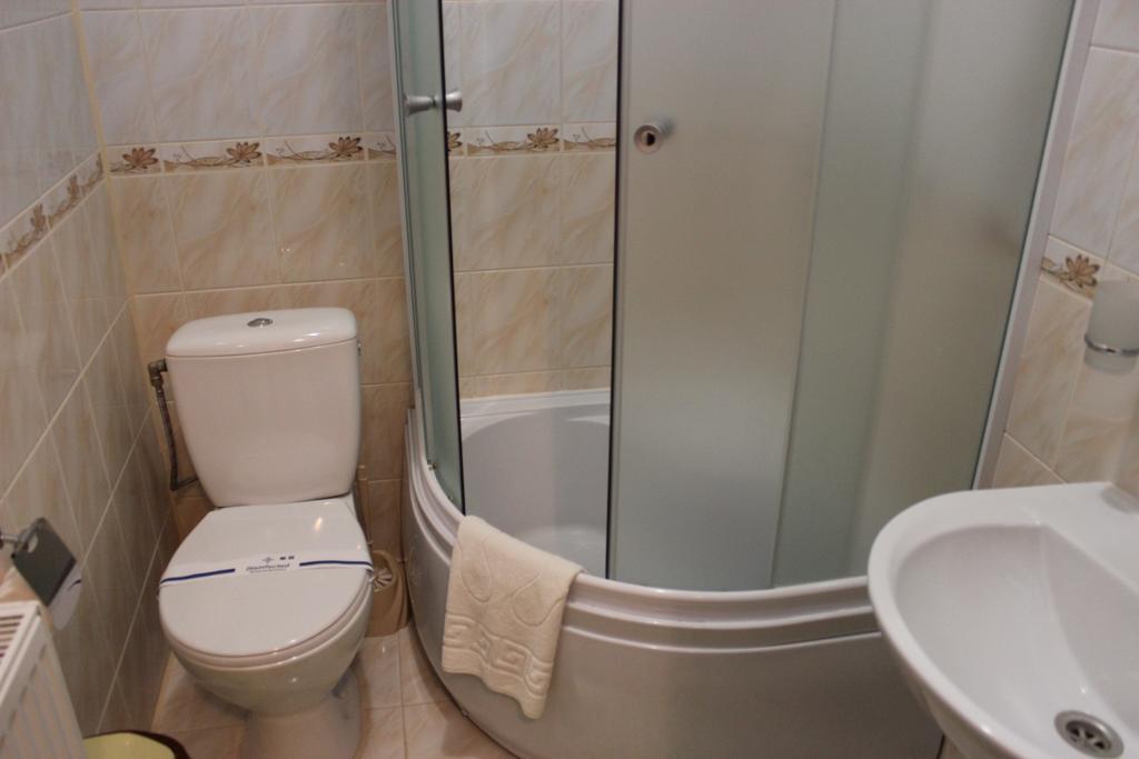 Yunist Otel İvano-Frankivsk Oda fotoğraf